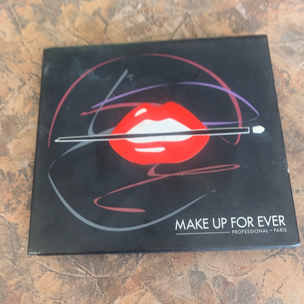 Makeup Forever eyeshadow palette